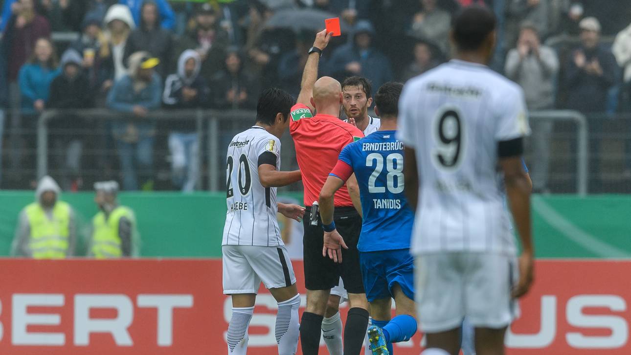 Abraham zwei Pokalspiele gesperrt