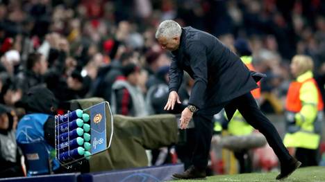 Jose Mourinho warf nach dem Siegtor einen Wasserträger in eine Pfütze