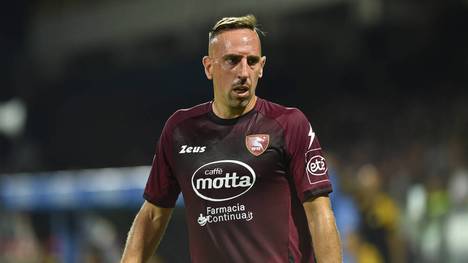 Die erfolgreiche Karriere von Franck Ribéry ist fast vorbei. Das Knie macht eine Rückkehr auf den Rasen praktisch unmöglich - zumindest ein Kurzeinsatz könnte aber noch drin sein.
