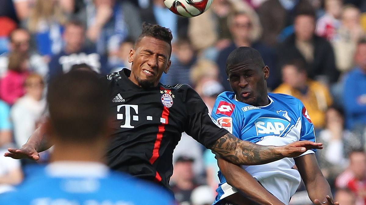 Nach dem Seitenwechsel kommt Jerome Boateng für den angeschlagenen Bernat ins Spiel

RESTRICTIONS - DFL RULES TO LIMIT THE ONLINE USAGE DURING MATCH TIME TO 15 PICTURES PER MATCH. IMAGE SEQUENCES TO SIMULATE VIDEO IS NOT ALLOWED AT ANY TIME. FOR FURTHER QUERIES PLEASE CONTACT DFL DIRECTLY AT + 49 69 650050.        (Photo credit should read DANIEL ROLAND/AFP/Getty Images)