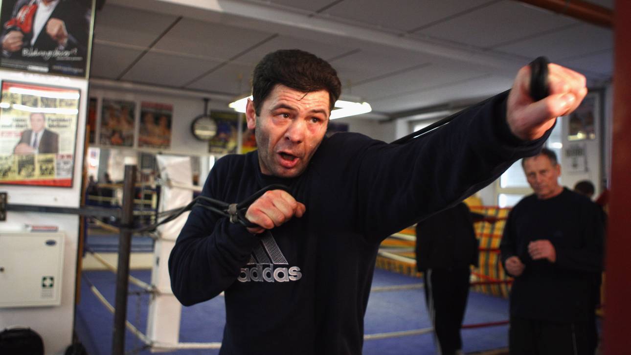 Krasniqi holt zum Rundumschlag aus