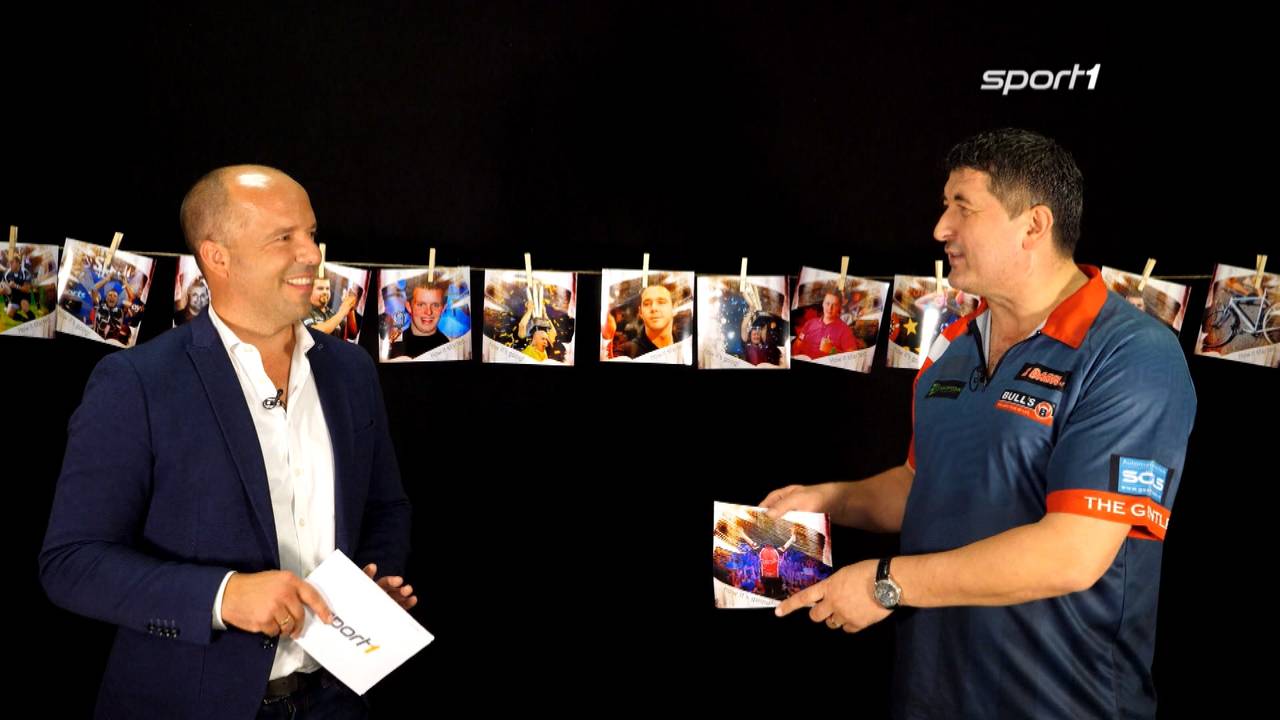Mensur Suljovic stellt sich vor der Darts-WM der SPORT1 Foto-Challenge