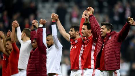FC Bayern Muenchen v Arsenal FC - UEFA Champions League Round of 16: First Leg