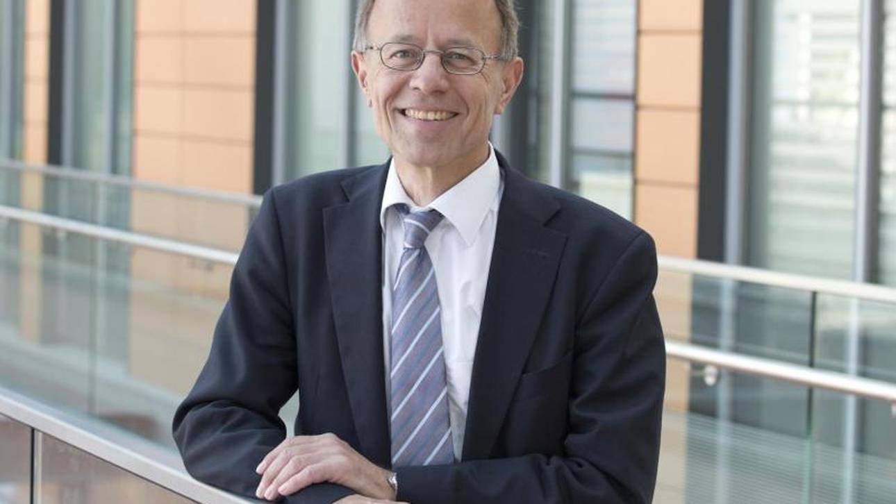 Prof. Manfred E. Beutel