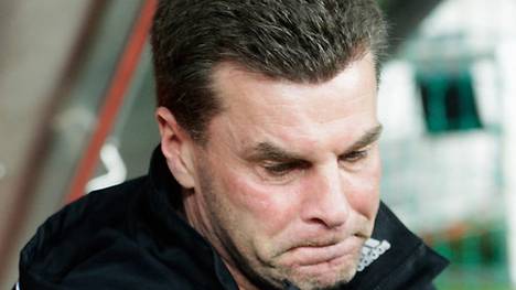 Trainer Dieter Hecking verlor mit Wolfsburg in Bochum
