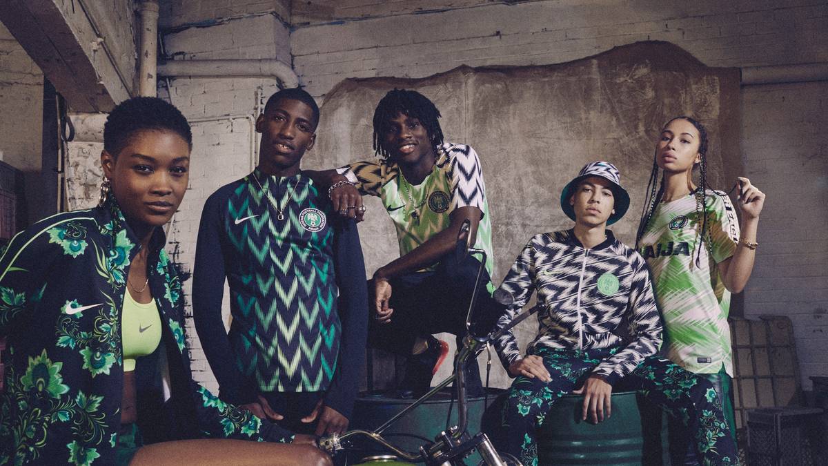 NIGERIA (Nike, 85 Euro): Die Super Eagles präsentieren ihre WM-Kollektion und setzen dabei auf ein auffälliges Zick-Zack-Muster