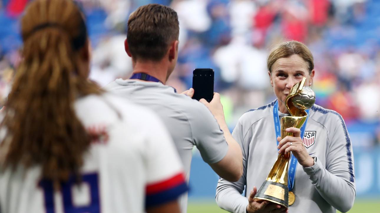 US-Trainerin Ellis tritt zurück