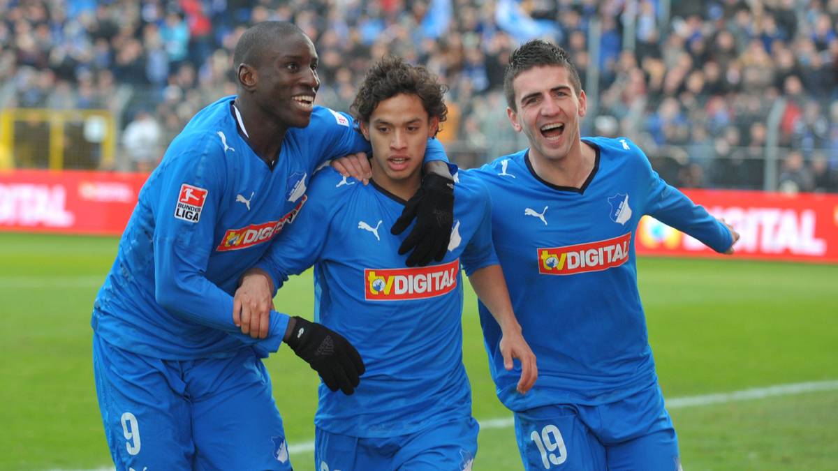 PLATZ 9 - TSG HOFFENHEIM (2008/09): Noch beeindruckender startete die TSG Hoffenheim in ihrer ersten Bundesliga-Saison durch. Dank Demba Ba, Carlos Eduardo, Vedad Ibisevic (v.l.) und Co. stand der Aufsteiger bis zum 19. Spieltag an der Tabellenspitze. Nach 34 Spieltagen stand mit 55 Zählern ebenfalls Platz sieben zu Buche