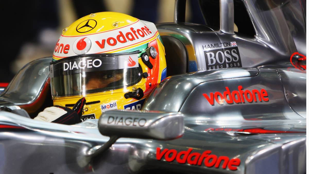 2009: Im nächsten Jahr läuft es weniger rund. Hamilton wird nur WM-Fünfter, während sich Jenson Button den Titel schnappt. Der Brite wird ein Jahr später neuer Teamkollege von Hamilton