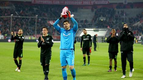 Hannover 96 um Philipp Tschauner (m.) ist seit vier Ligaspielen ungeschlagen 