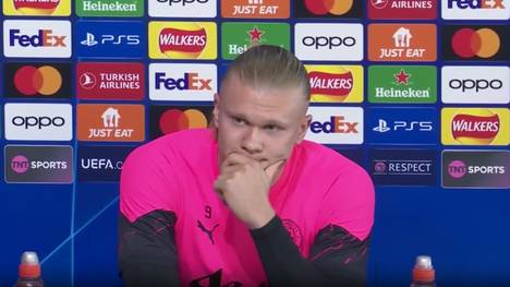 Erling Haaland betont, dass er bei Manchester City sehr glücklich ist, trotz der Gerüchte über einen Wechsel zu Real Madrid und schwärmt vom professionellen Umfeld bei den Citizens.