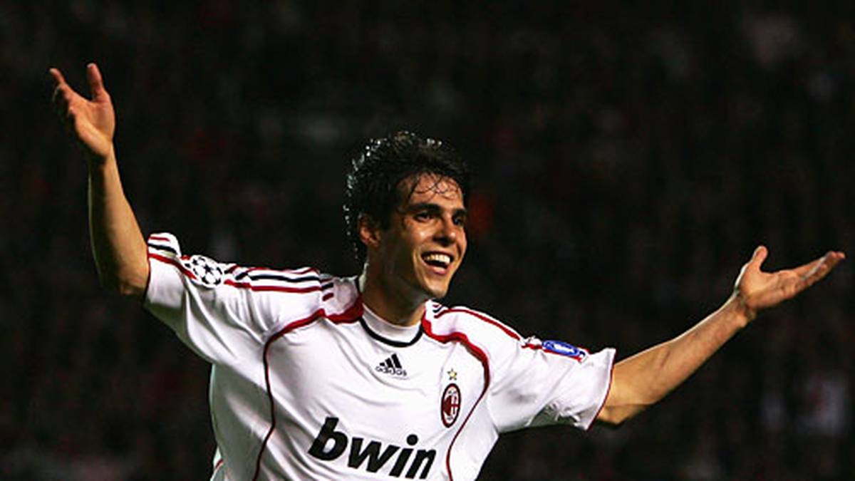 Kaka wehrt sich 2007 als bisher Letzter gegen Lionel Messi und Cristiano Ronaldo. Der Brasilianer verweist bei der Wahl das Duo auf die Plätze. Im selben Jahr gewinnt Kaka zuvor die Champions League und wird in dieser Torschützenkönig