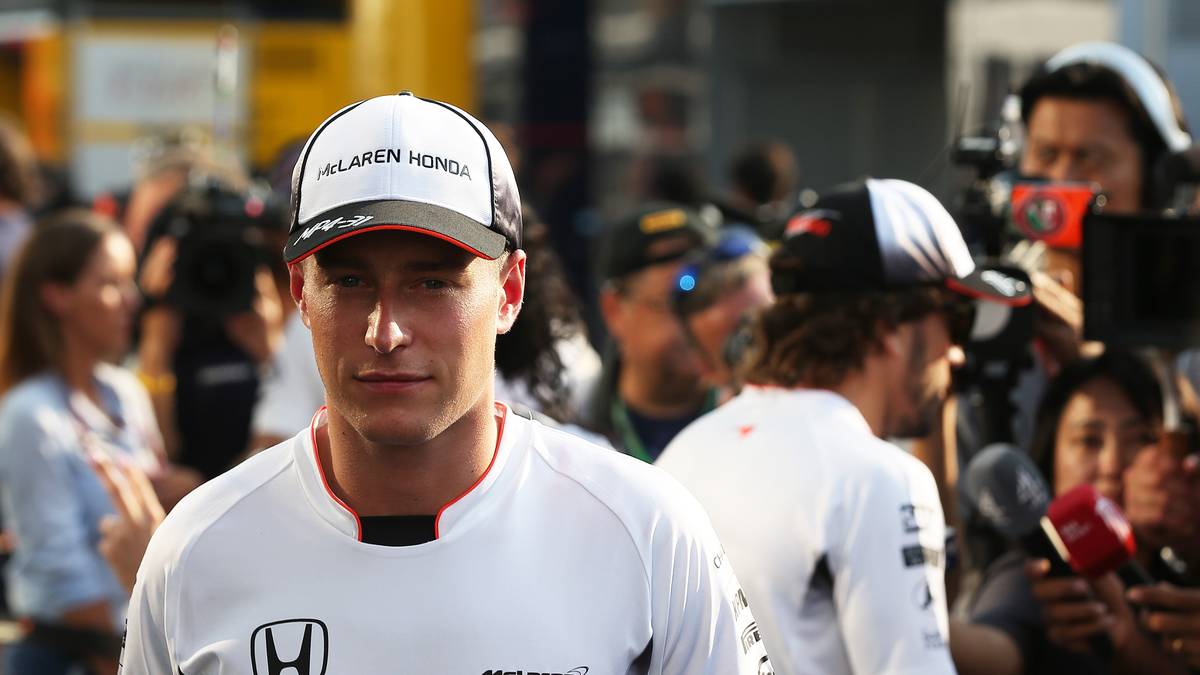 STOFFEL VANDOORNE: McLaren, Jahresgehalt 2,8 Millionen Euro, Vertrag bis Ende 2017 (plus Option): Jensons Buttons Ausstieg ist Vandoornes Glück - ein Platz als Stammfahrer bei McLaren und ein Jahresgehalt von 2,8 Millionen