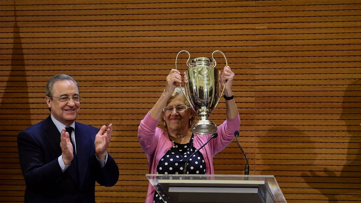 "Die Spieler sind Teil der Geschichte von Real Madrid und des Fußballs, genau wie unser Trainer", sagt Real-Präsident Florentino Perez. Die Leistung von Coach Zinedine Zidane hebt Perez besonders hervor: "Er ist der Einzige, der die Champions League zweimal hintereinander gewonnen hat. Das macht ihn schon zum besten Trainer der Welt"
