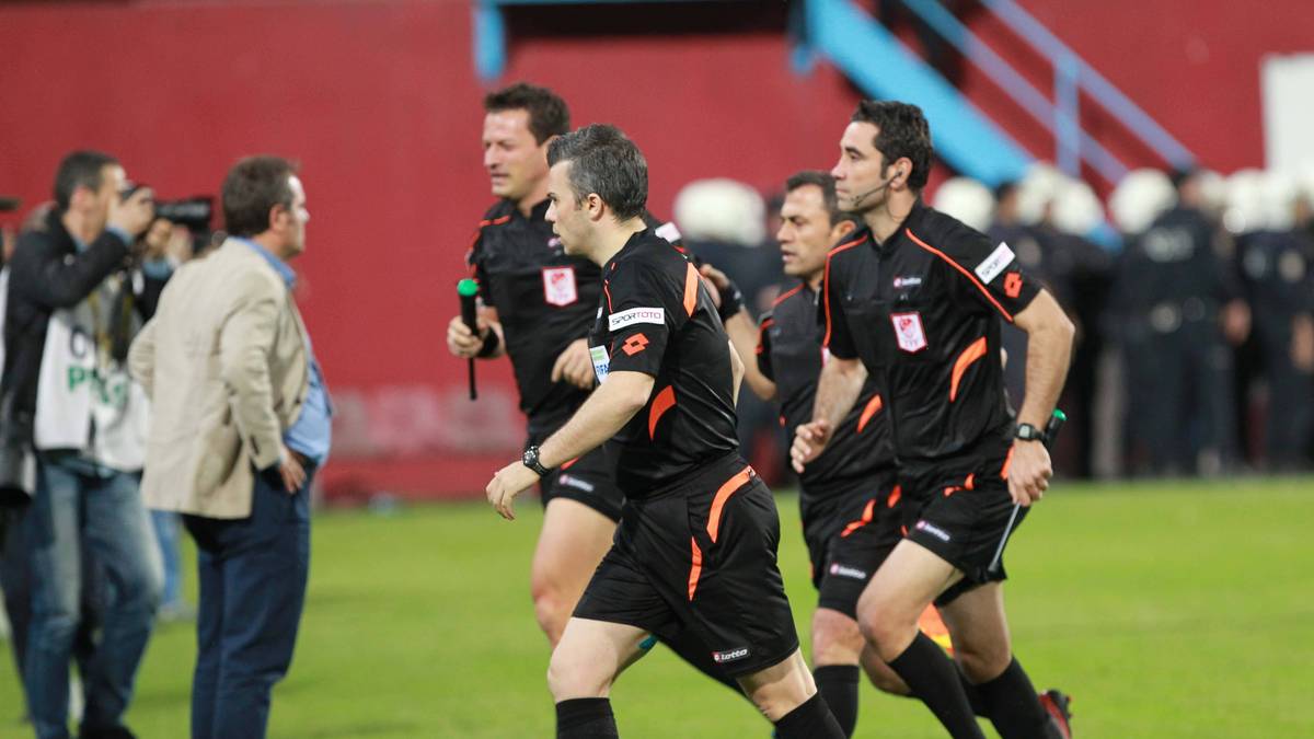 Er kam damit nur der Entscheidung des Schiedsrichterteams zuvor