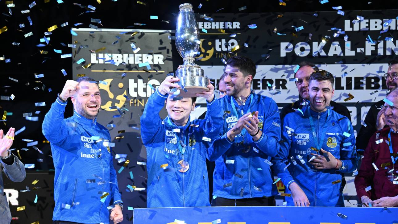 Fan jubelt über ersten Titel