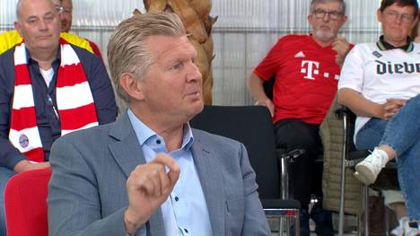 Nach der strittigen Elfmeter-Szene im Topspiel zwischen den Bayern und Dortmund ist Stefan Effenberg im STAHLWERK Doppelpass empört über die Entscheidung des VAR. 