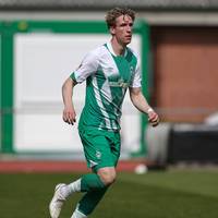 Lasse Rosenboom wechselt von Werder Bremen zu Holstein Kiel und erhält einen Vertrag bis 2026.