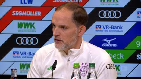 Kingsley Coman muss nach 26 Minuten in Augsburg verletzt ausgewechselt werden und verlässt auf Krücken das Stadion. Bayern-Trainer Thomas Tuchel befürchtet Schlimmeres.