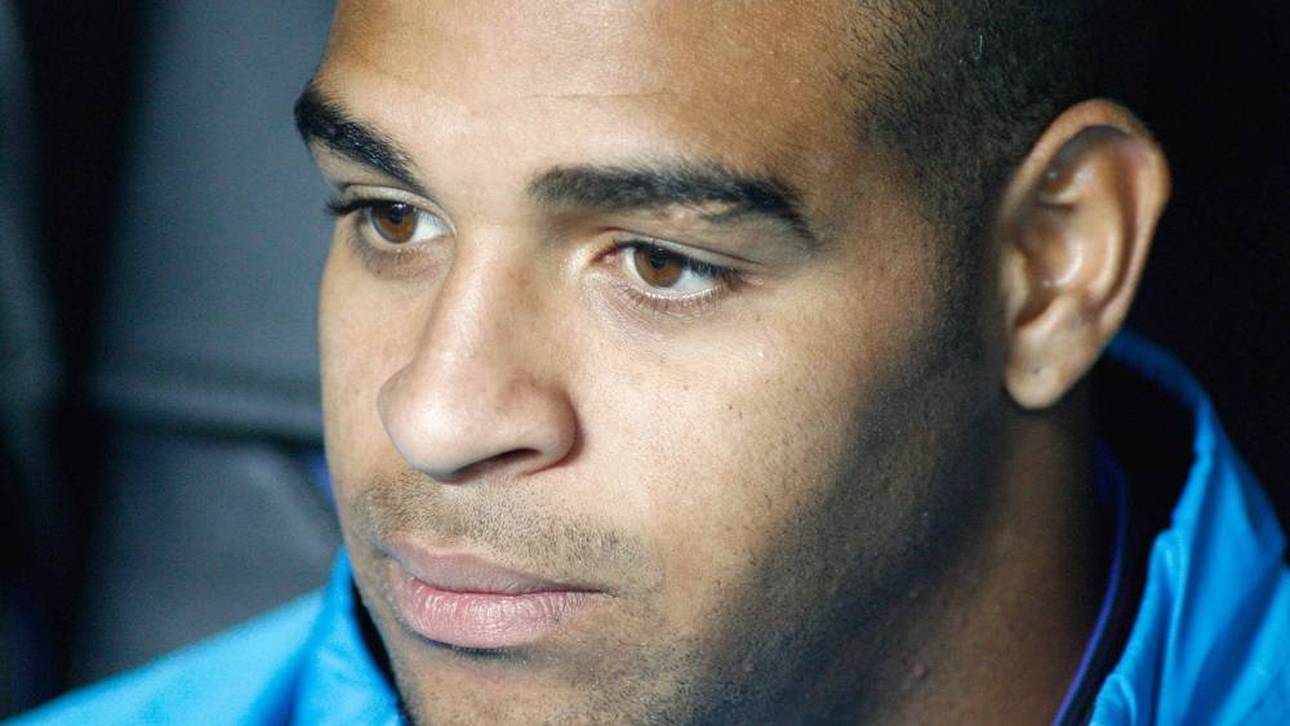 Adriano war lange Zeit ein gefeierter Fußballstar, heutzutage lebt er wieder in den Favelas von Rio de Janeiro