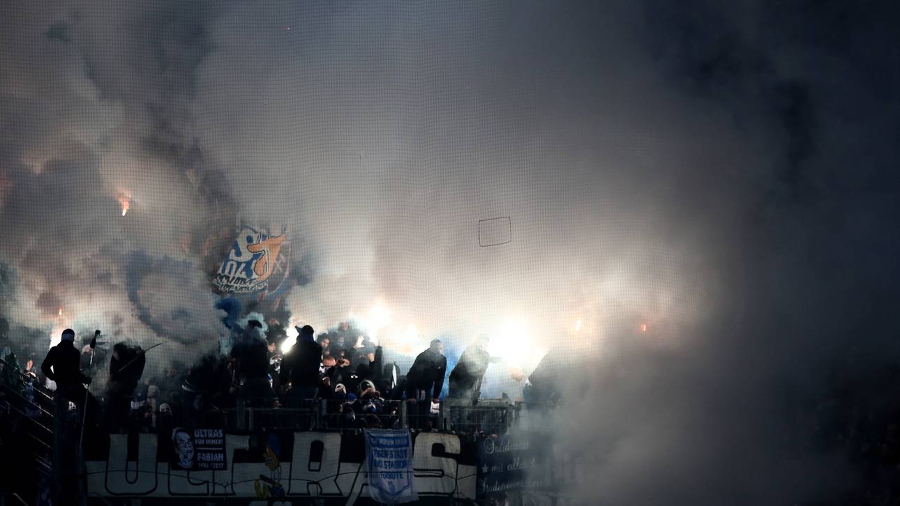 Fans brocken Schalke Strafe ein