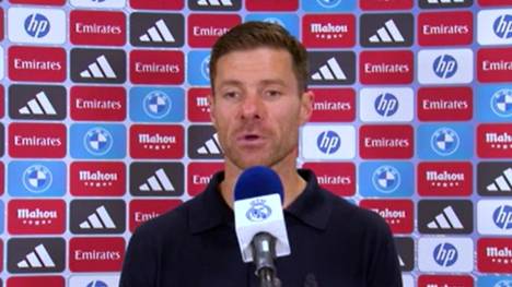 Real Madrid konnte das erste Clásico unter Xabi Alonso mit 2:1 für sich entscheiden. Der Real-Coach zeigte sich im Anschluss an die Partie entsprechend gut gelaunt. 