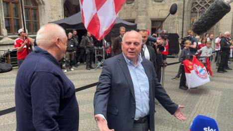 Uli Hoeneß reagiert ungehalten auf die Nachfrage, wie es mit Leroy Sané beim FC Bayern München weitergehen soll.