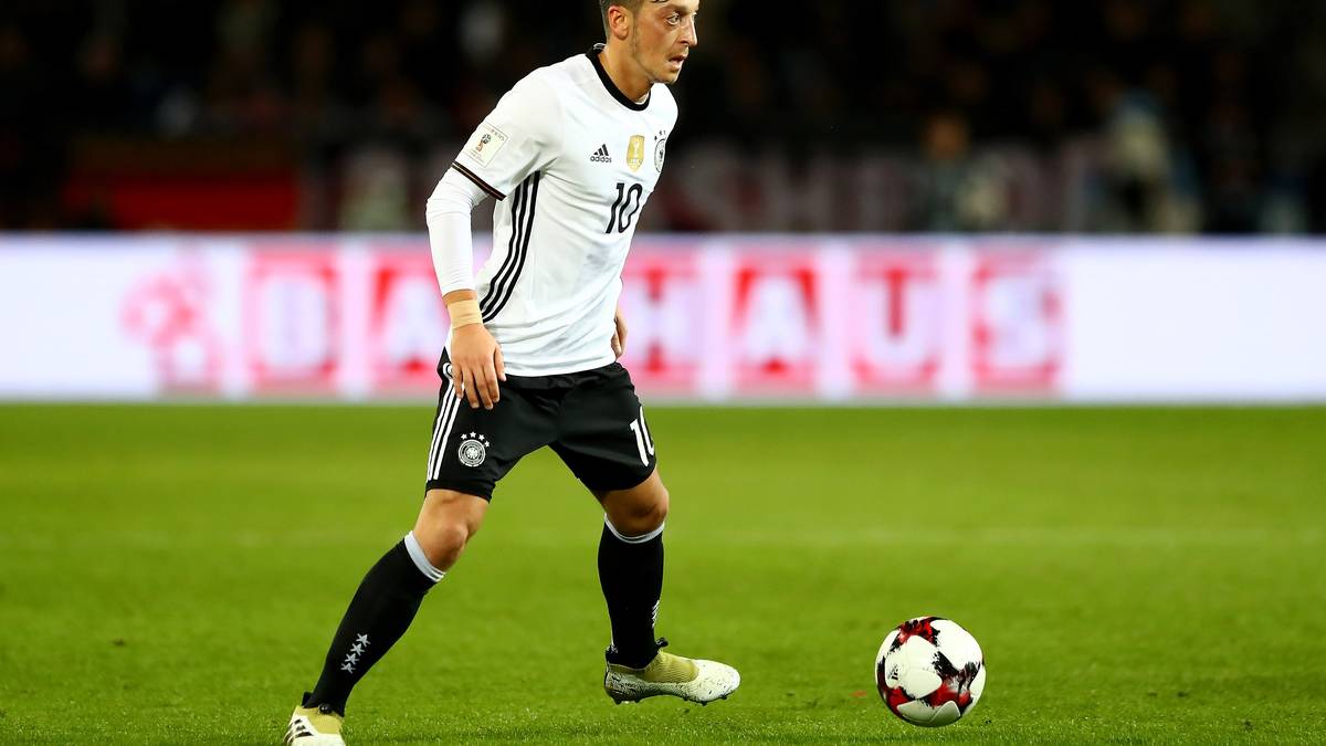 MESUT ÖZIL: Kam nach 61 Minuten für Gomez. Übernahm sofort die Zehnerposition, blieb aber ohne große Impulse. SPORT1-Note: 4
