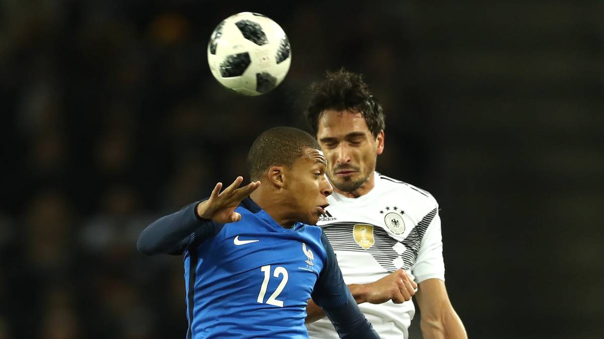 MATS HUMMELS (bis 46.): War in der Anfangsviertelstunde mit ganz starkem Zweikampfverhalten mehrfach Turm in der Schlacht. Herausragende Grätsche gegen Mbappe (12.). Im Passspiel mit vereinzelten Fehlern. Durfte nach der ersten Halbzeit in der Kabine bleiben. SPORT1-Note: 2,5