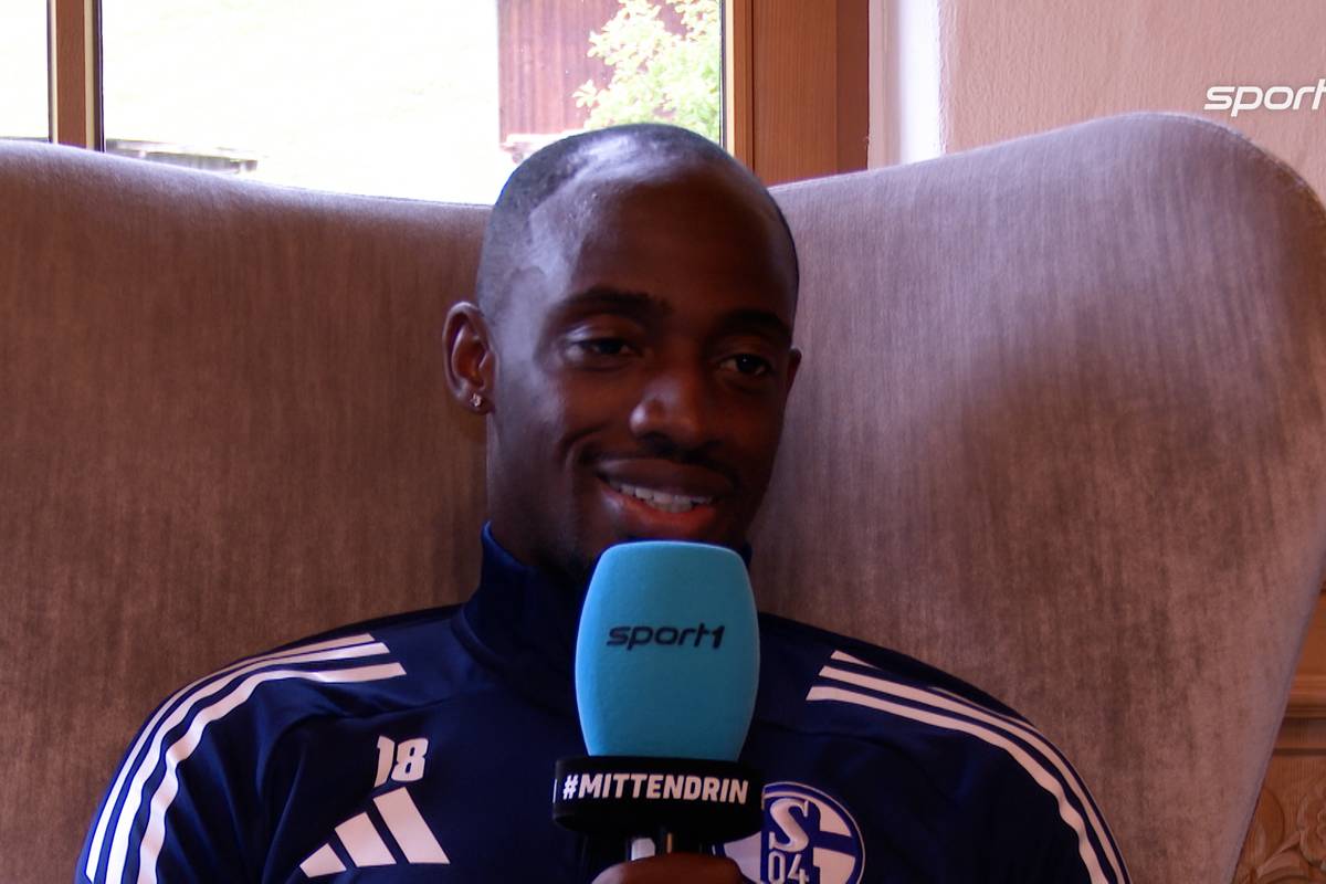  Schalke-Spieler Christopher Antwi-Adjei über die bevorstehende Saison in der zweiten Bundesliga und die Ziele des FC Schalke 04.