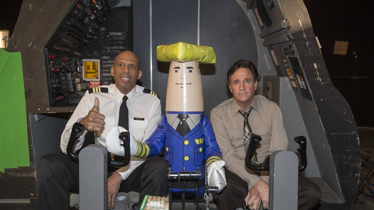 Jahre später drehte er mit seinem Co-Star Robert Hays einen Werbespot, der sich auf den Film bezog