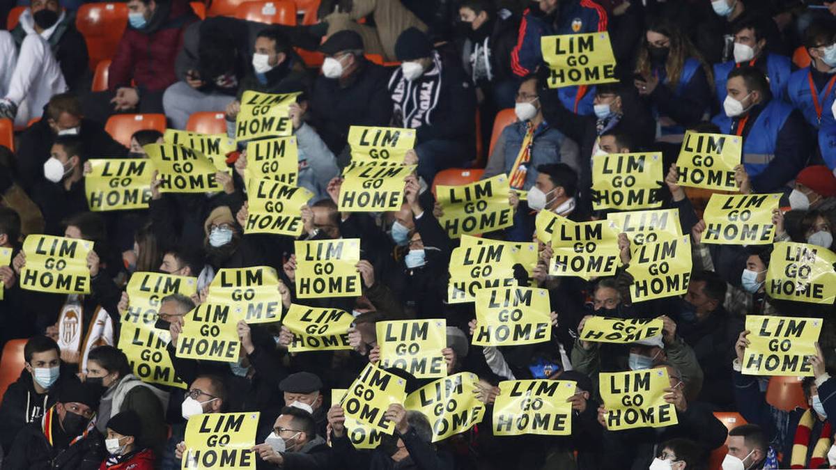 Die Fans des FC Valencia sind sich einig: Eigentümer Lim soll gehen