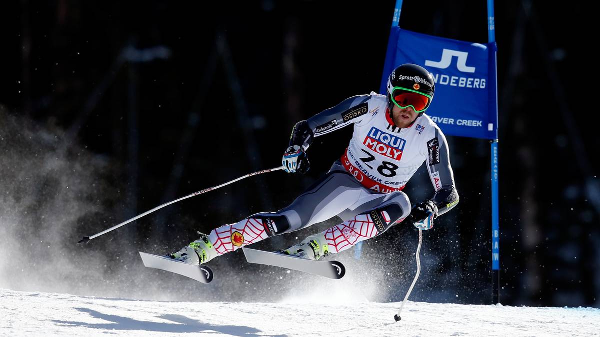 Zur großen Überraschung wird der Kanadier Dustin Cook. Als die Podiumsplätze eigentlich schon vergeben sind, gelingt ihm ein wahrer Husarentritt auf Platz zwei. Damit schubst er die zeitgleichen Kjetil Jansrud und Matthias Mayer vom schon sicher geglaubten Podest