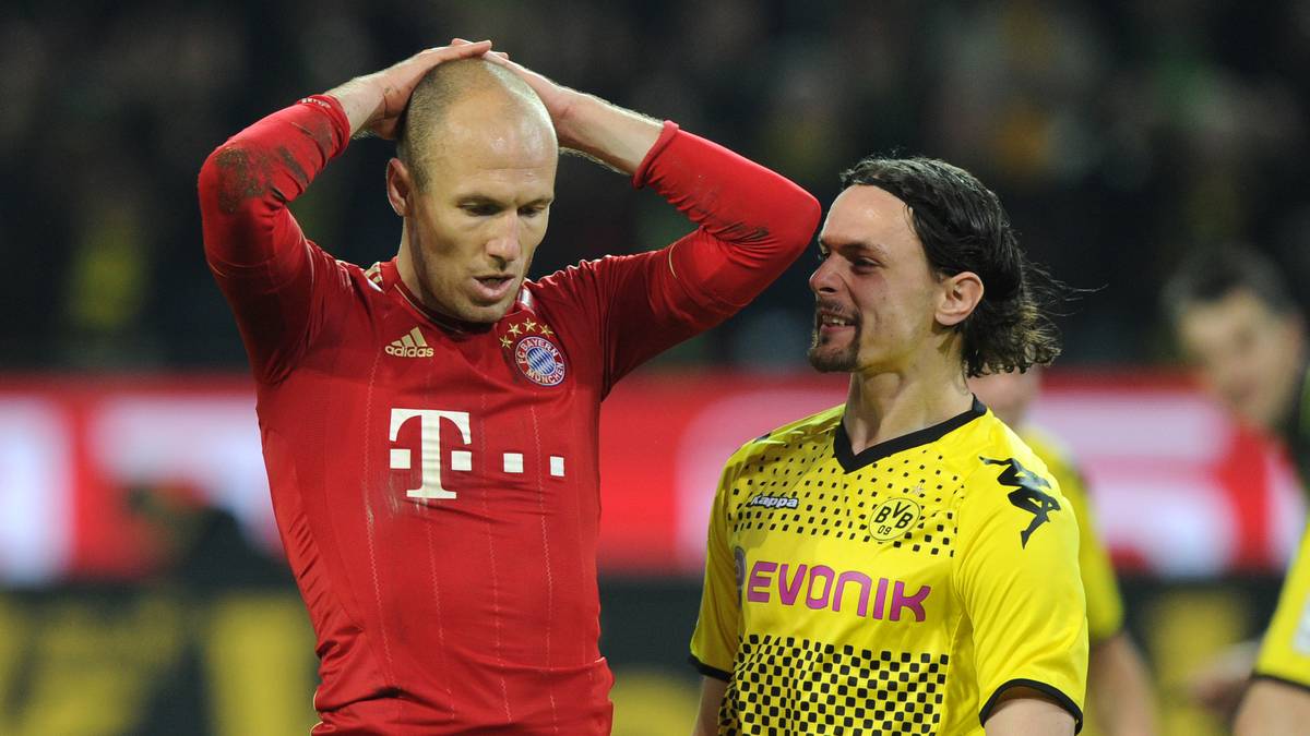 Doch Roman Weidenfeller pariert den Elfmeter von Arjen Robben (der danach von Neven Subotic böse provoziert wird) und sorgt damit für die Vorentscheidung im Titelrennen. Nur zehn Tage später macht der BVB gegen Gladbach alles klar