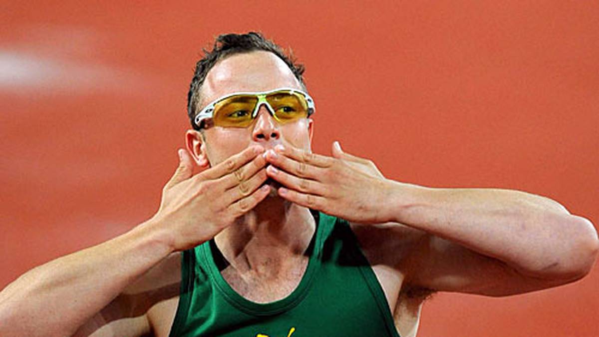 Mit seinem insgesamt vierten Gold bei den Paralympics verabschiedet sich der damals 22-Jährige aus China - und widmet sich einem neuen Ziel: Bei einer Großveranstaltung der Nicht-Behinderten starten