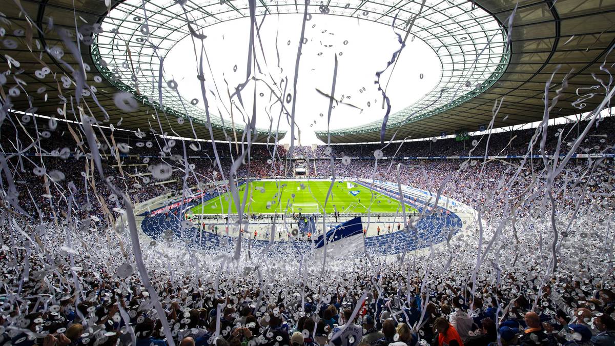 Geplagt von der Hassliebe der Anhänger von Hertha BSC zum Olympiastadion, das nur selten ausverkauft ist
