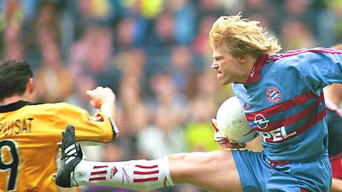 schüchtert anschließend Stéphane Chapuisat mit Kung-Fu-Einlage ein...