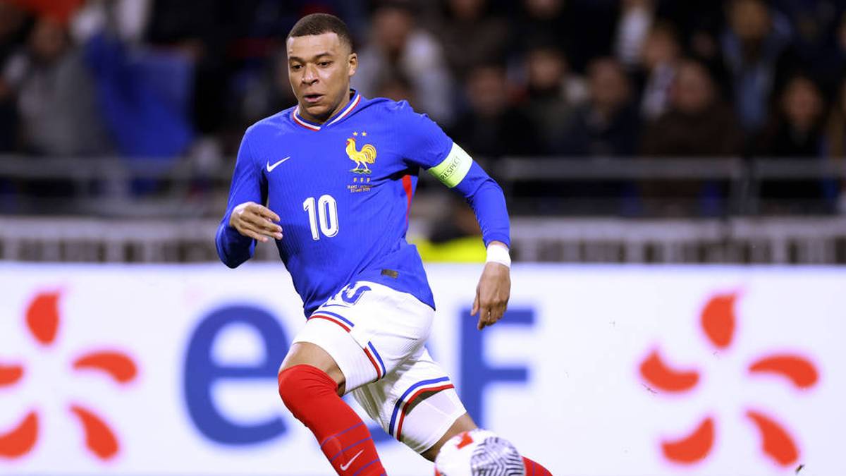 Frankreich (Heim) - Ausrüster: Nike - Kylian Mbappé wird mit der französischen Nationalmannschaft als blauer Blitz unterwegs sein.