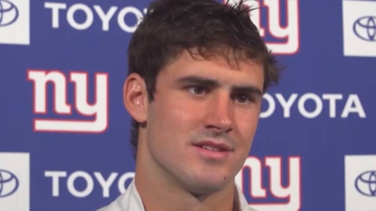 Daniel Jones von den New York Giants erklärt seinen Stolper-Touchdown