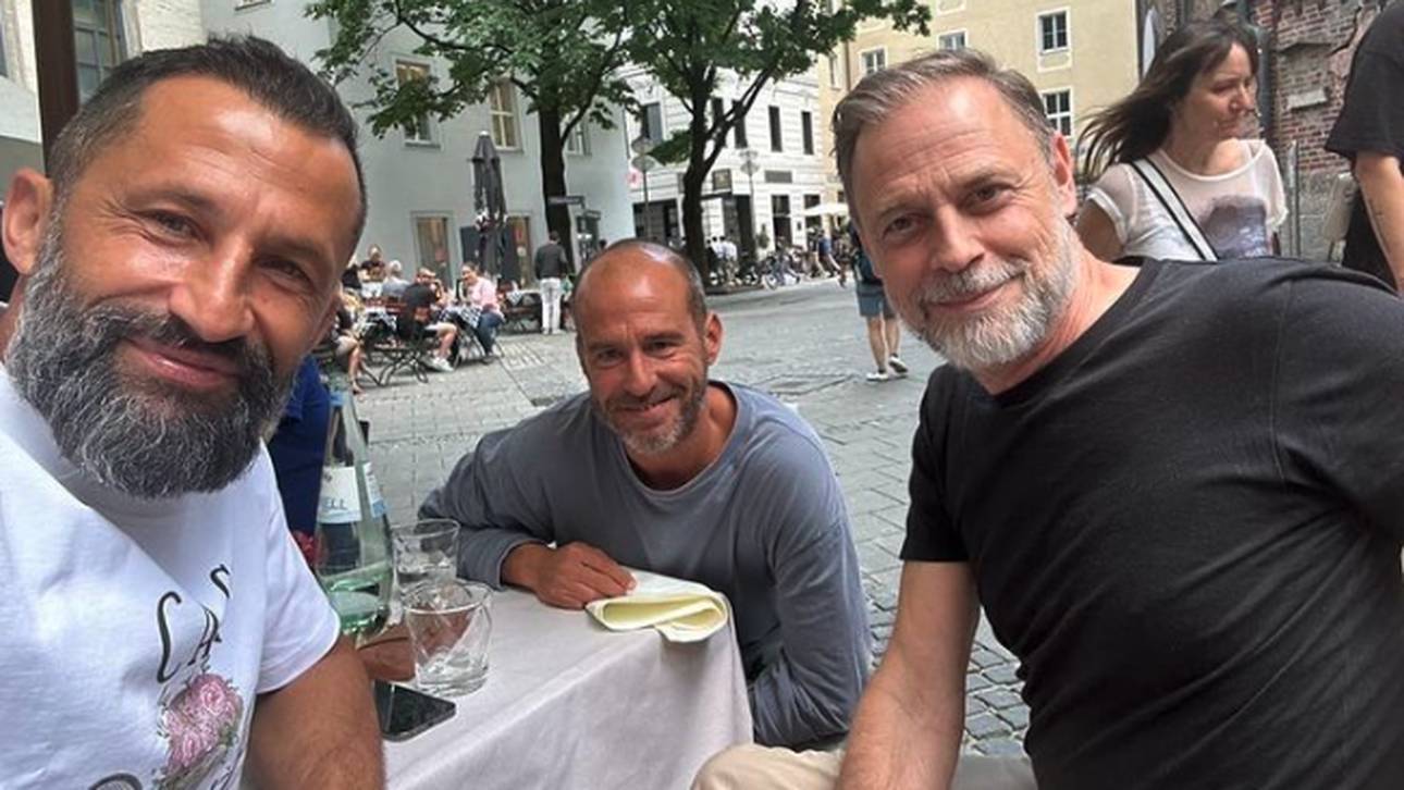 Hasan Salihamidzic (links) zusammen mit Mehmet Scholl (Mitte)