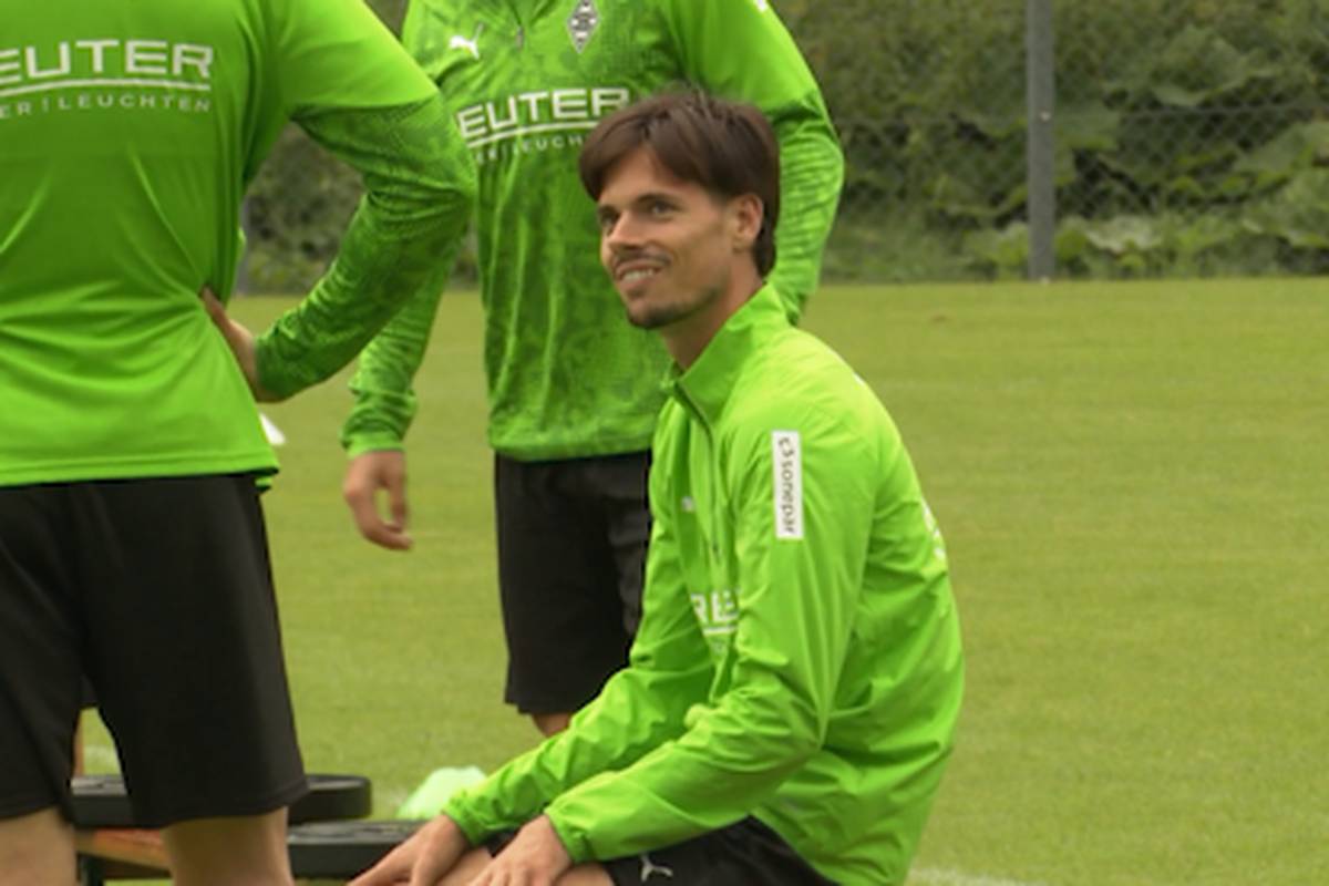 Letzte Saison war Julian Weigl als Kapitän eine Säule im Gladbacher Spiel. Nun steht der 29-Jährige vor dem Aus. Berichten zufolge könnte sich der Degradierte nun in die Wüste flüchten.