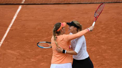 Kristina Mladenovic (r.) und Timea Babos gewannen im Doppel die French Open 2020