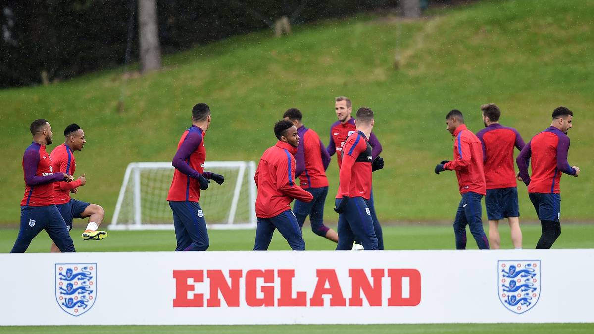 1: Nur das englische Nationalteam besteht aus Spielern aus einer einzigen Liga: Alle 23 Profis stehen in der Premier League unter Vertrag