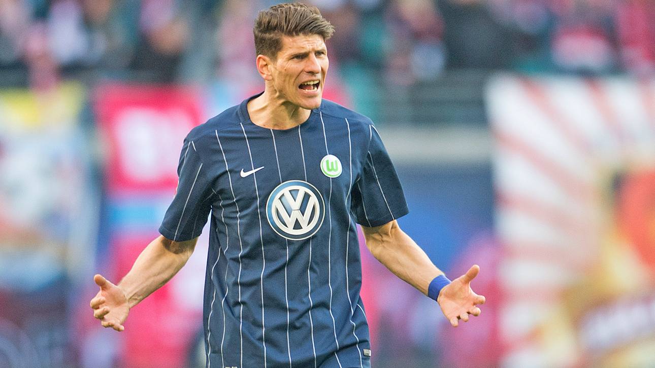 Gomez giftet gegen Völler