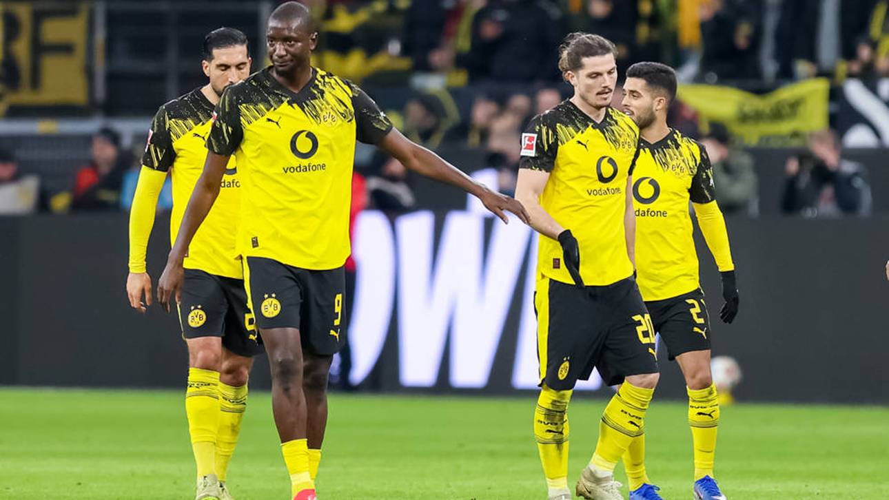 Marcel Sabitzer (2.v.r.) war über die Pfiffe der BVB-Fans irritiert