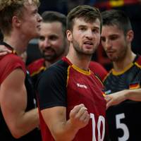 Die deutschen Volleyballer haben im Kampf um die Tickets für die Olympischen Sommerspiele in Paris ein Ausrufezeichen gesetzt.