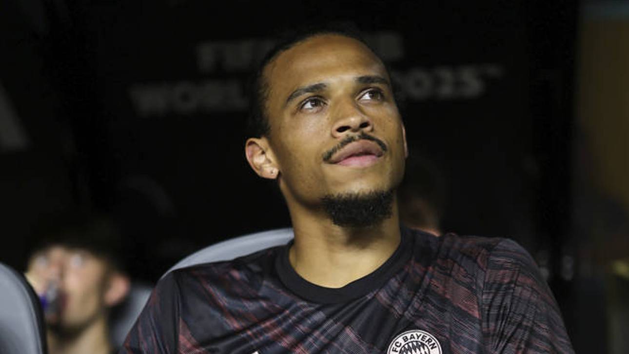 Leroy Sané saß gegen Boca zunächst nur auf der Bank