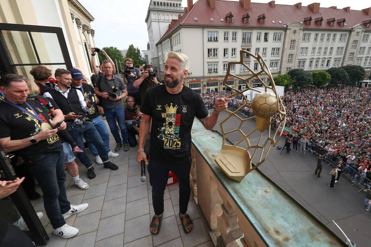 Magdeburg-Stars bei Ankunft gefeiert