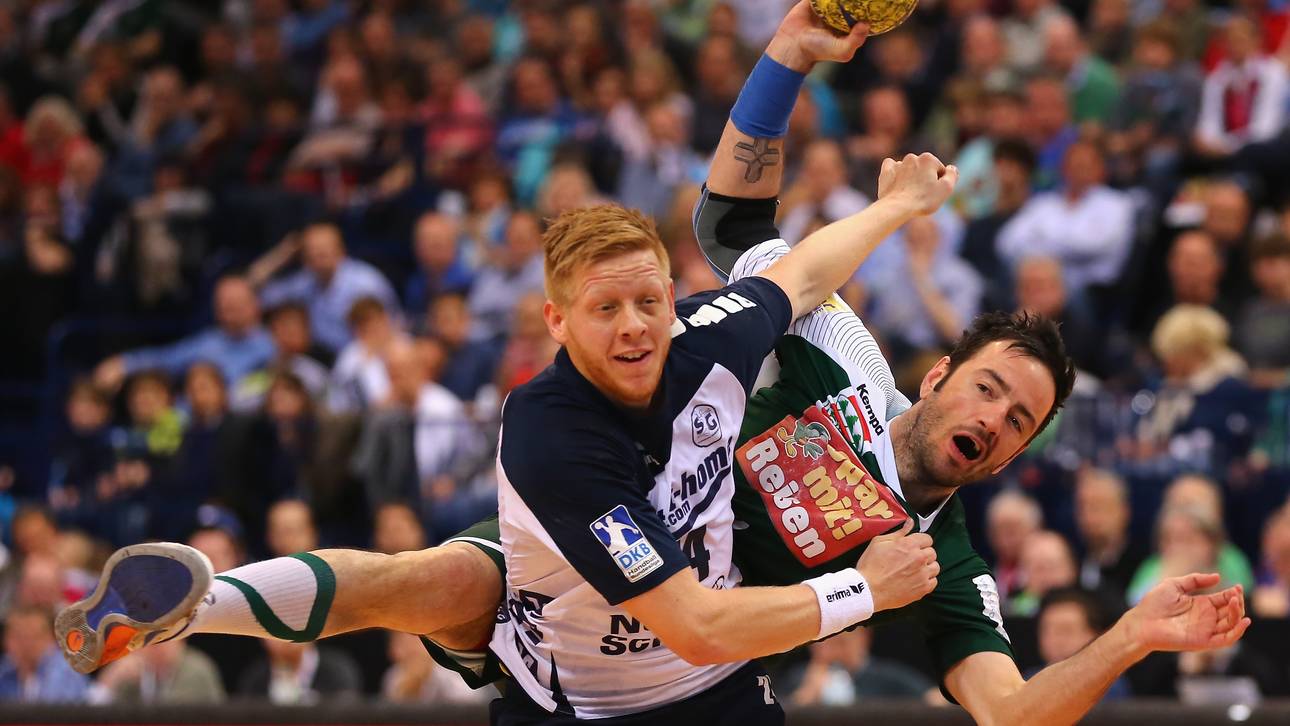 SG Flensburg Handewitt v Fuechse Berlin - DHB Cup Final Jim Gottfridsson (l.) spielt seit 2013 bei der SG Flensburg-Handewitt