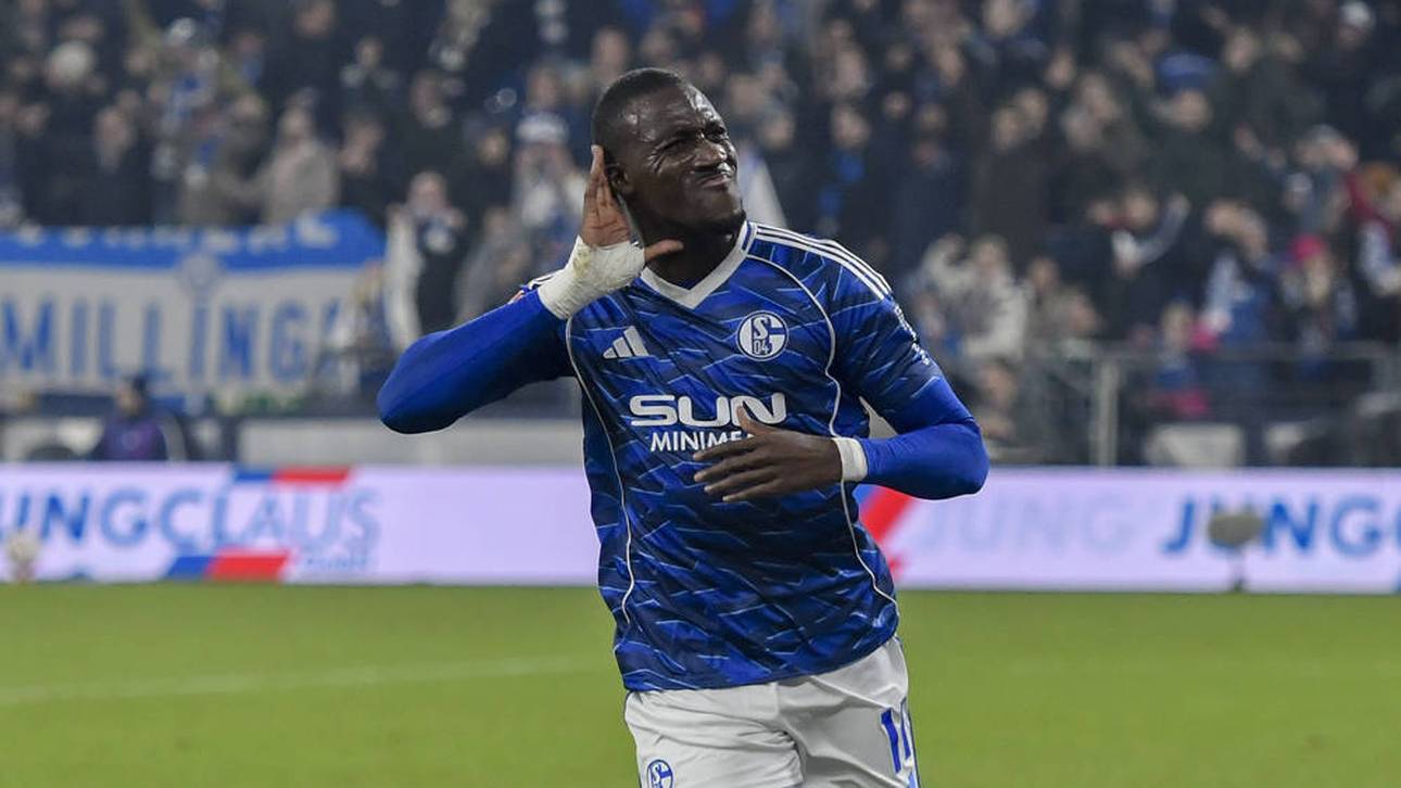 Schalke erobert Tabellenführung